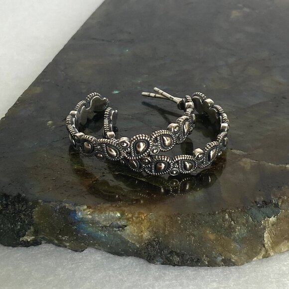 Sterling Silver 925 PZ ISRAEL 1" Vine Teardrop Textured Hoop Earrings - Picture 3 of 16